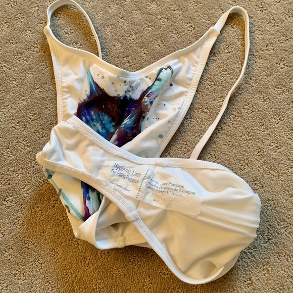 Wolf Pictured White Swimsuit - Picture 7 of 9